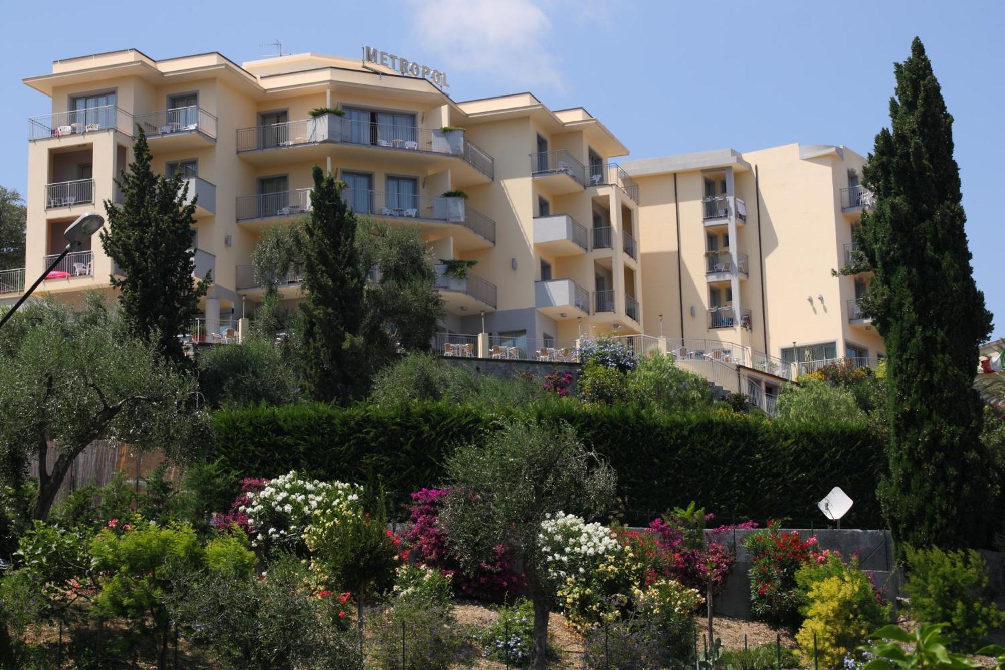 Hotel Metropol Diano Marina Exterior foto